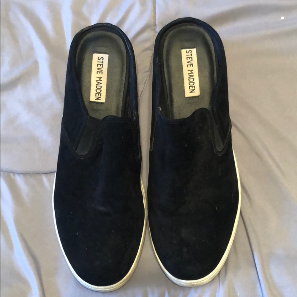 Steve Madden black slide ons